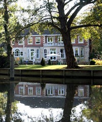 Is This Quiet Spot The Beverly Hills Of The U.K.? Elmbridge_O