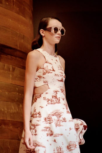 02_Carven_SS13_NinaW_52