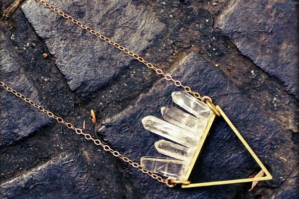lili-claspe-90-quartz-triangle