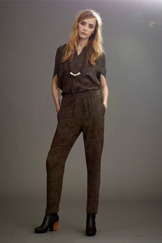 19_silk-pant-and-twist-back-top