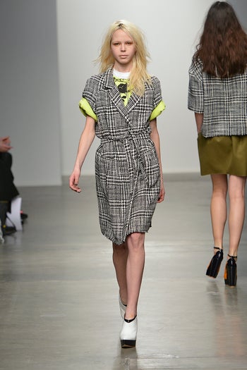 roll-your-sleeves-into-your-caots_KarenWalker_kwk_fw13_045