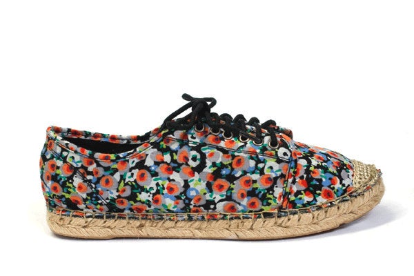 bikeshoes_coconuts