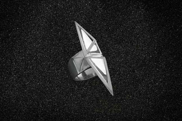 Cut-Away-Pyramid-Vertical-Ring