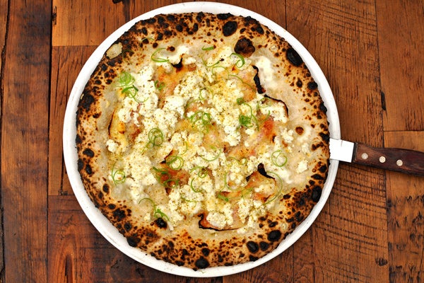 pizza-sotto-guanciale-pizza