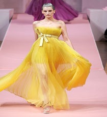 How stunning would Amy Adams look in this canary-yellow Alexis Mabille dress? axm_HCss13_118