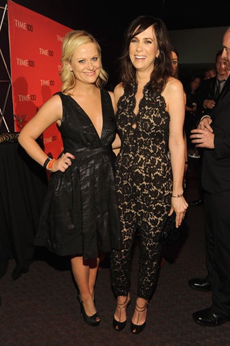 amy-poehler-and-kristin-wiig_courtesy-of-nicole-miller-(amy)