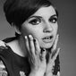 lena-twiggy-open