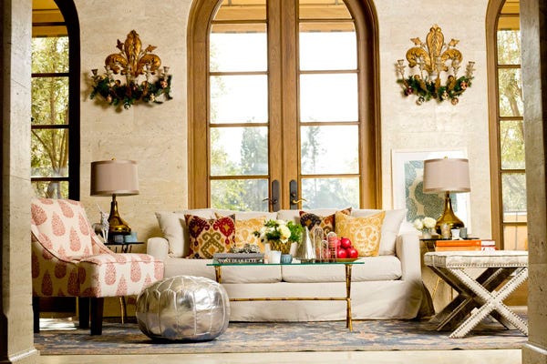Nicole Richie Decks Out Lionel's Home For The Holidays