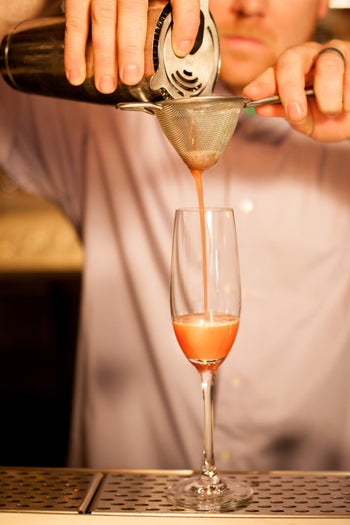 11_024_Cocktail#3_Pomegranate_Steps