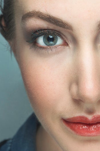 colored-mascara-makeup-tips-green1