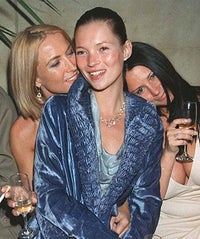 Find Out What Kate Moss & Her Crew Really Got Up To In The '90s Primrose
