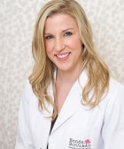 Traveling? Steal This Aesthetician's Skin Care Tips Before Take Off renee-280