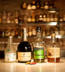 The French Nigori, Serves 1
You'll Need:
2 oz Rosé Champagne (we used Billecart-Salmon)
1 oz Nigori Sake
.5 oz Yellow Chartreuse
.25 oz Creme de Violette
Finger lime caviar 14_032_Cocktail#2_Lime_Ingredients