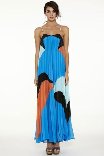 Quilla-Qua-Pleated-Dress-Front