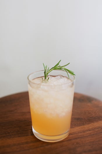010_Pharmacie-15_Sunday-Punch