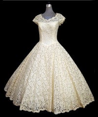 12 Vintage Bridal Dresses For Your 100% Unique Wedding! opener
