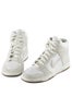 apc-nike01