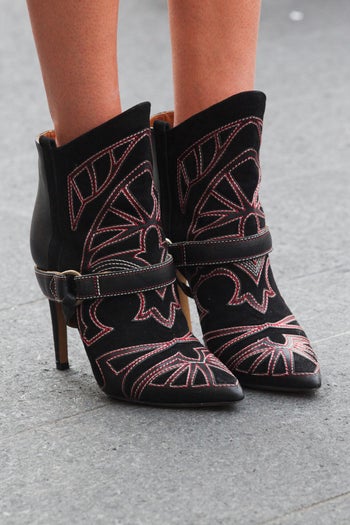 23_18_boots-unknown_refinery29-22_erinYamagata
