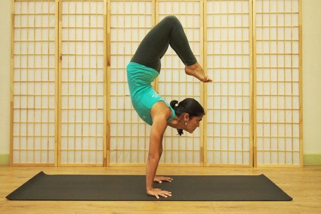 Scorpion pose(Vrischikasana) Yogasana to cure Slipped discs - Theayurveda