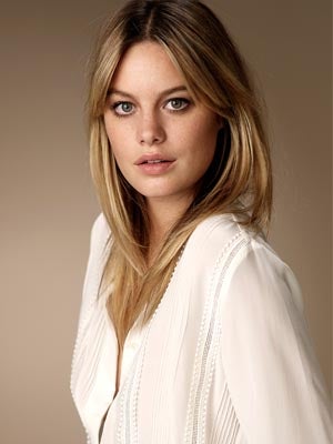 What is it about the features of Lily-Rose and Camille Rowe that